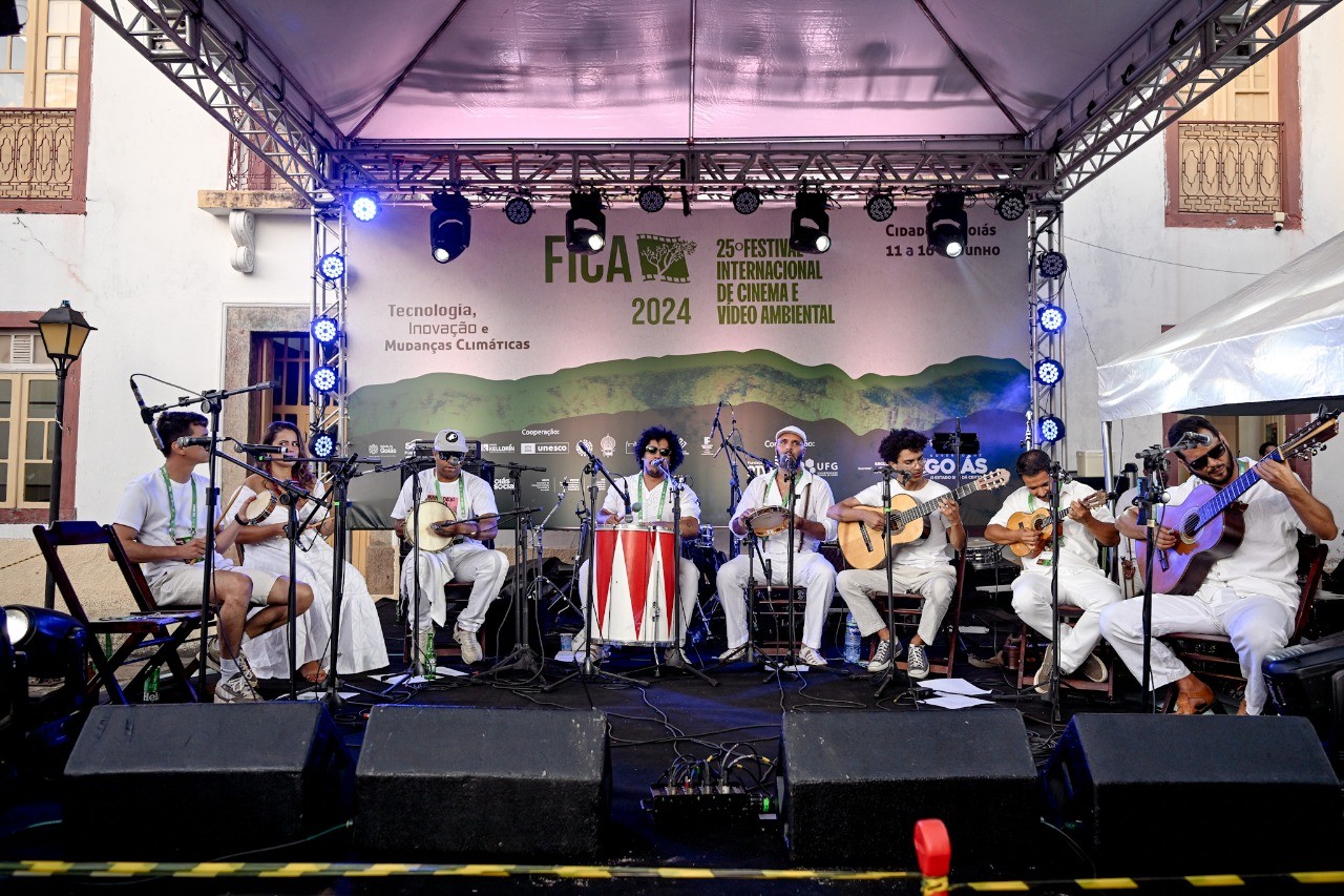 Fica 2025 prorroga inscrições para apresentações artísticas com prêmios de até R$ 10 mil